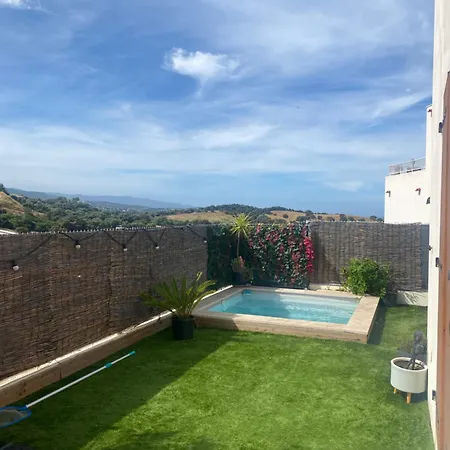 Bellucciu T2 Avec Terrasse , Jardin Piscine Privee